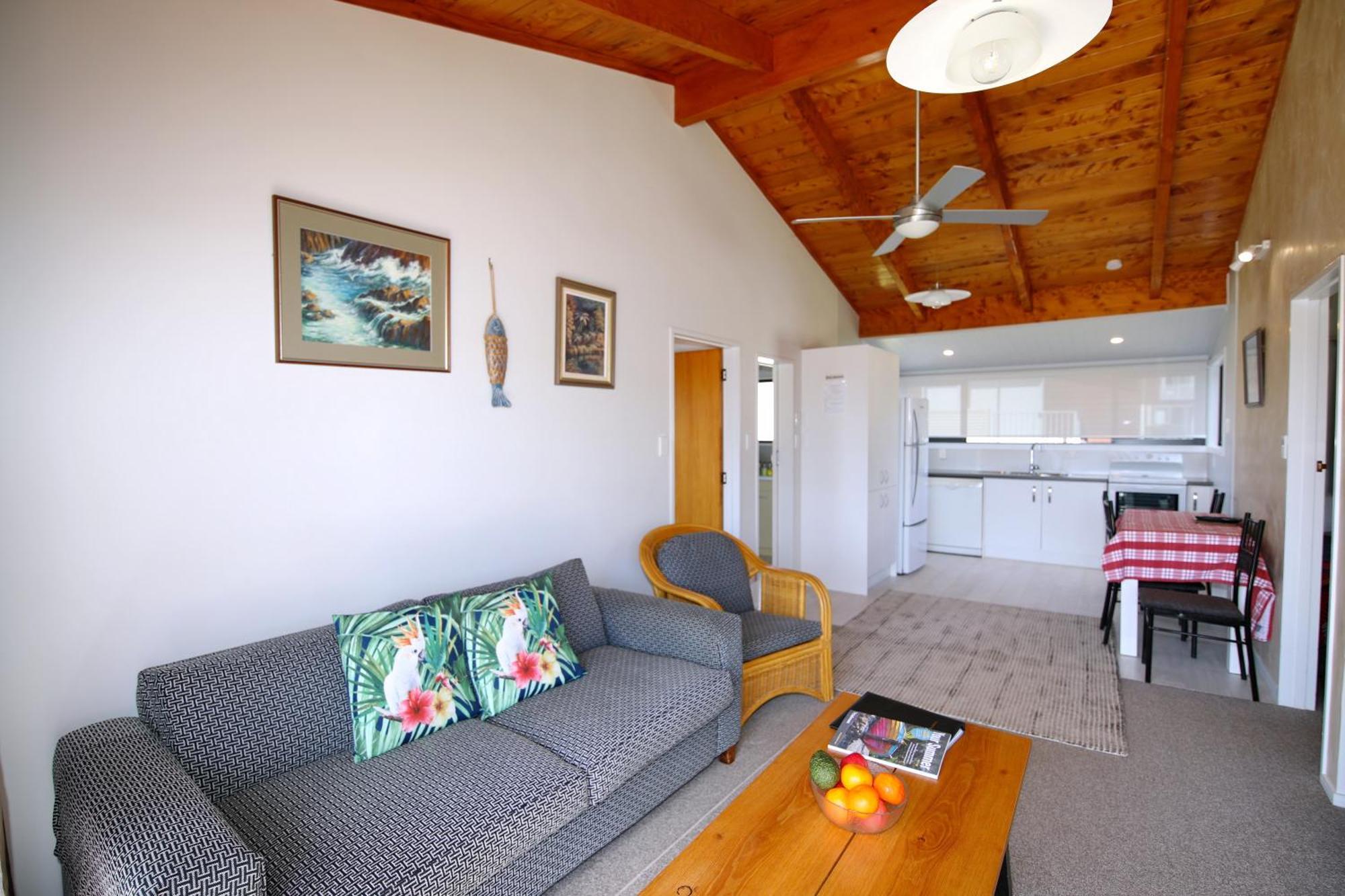 Blue Marlin Apartments Whitianga Exterior photo